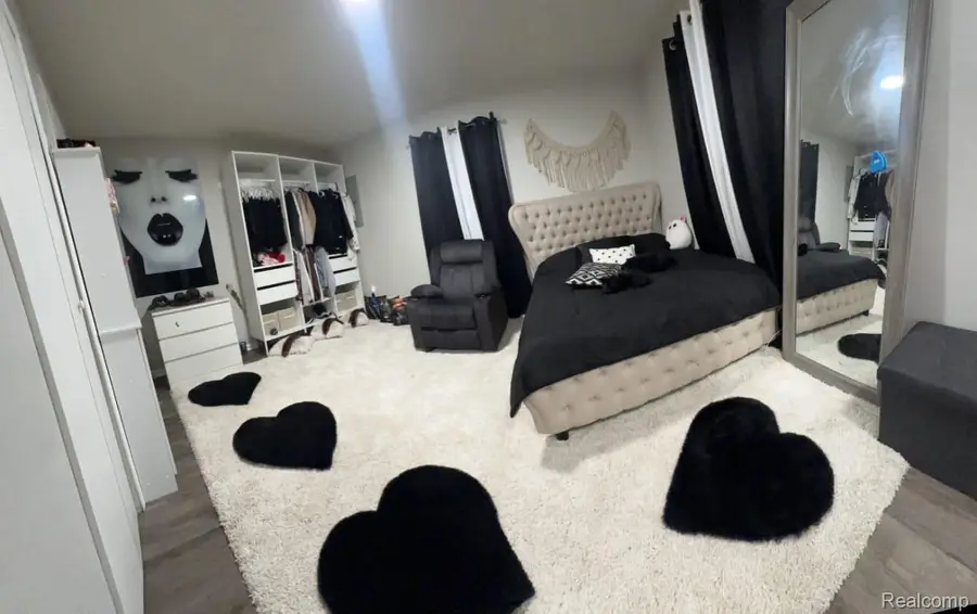 25926 Powers Avenue, Dearborn Heights, MI 48125 - Image #3