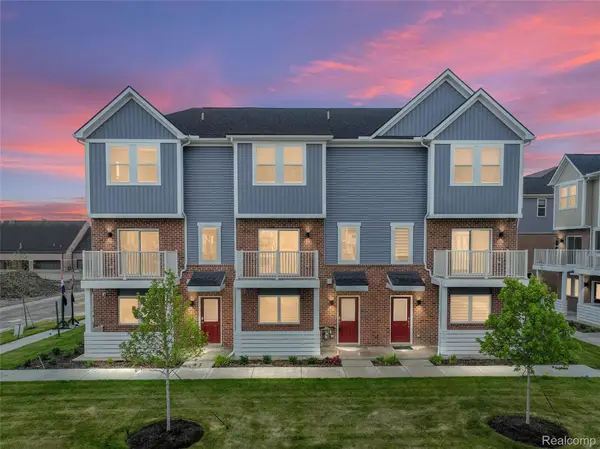 822 Huntley Lane, Troy, MI 48085