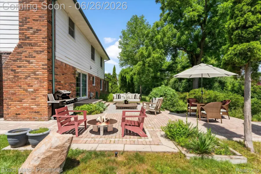 6737 Alderley Way, West Bloomfield, MI 48322 - #2