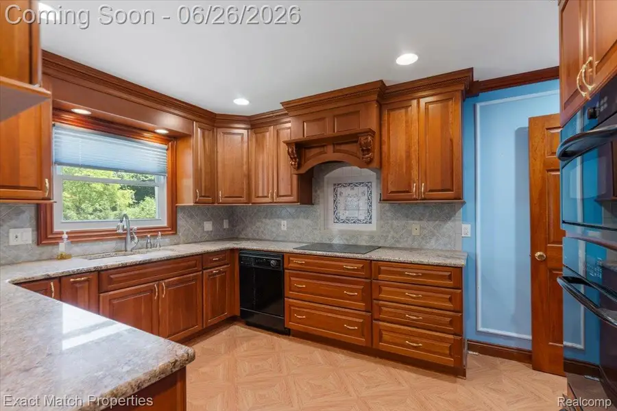 6737 Alderley Way, West Bloomfield, MI 48322 - #3