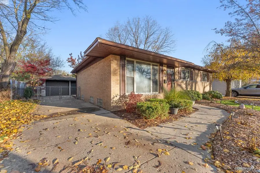 14836 Gary Lane, Livonia, MI 48154 - Image #2