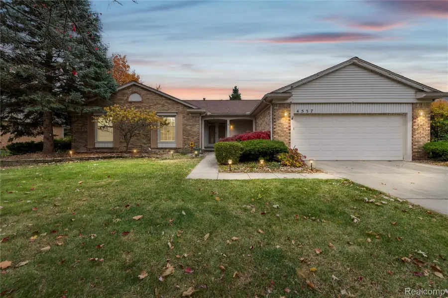 4537 Whisper Way Drive, Troy, MI 48098 - Image #2