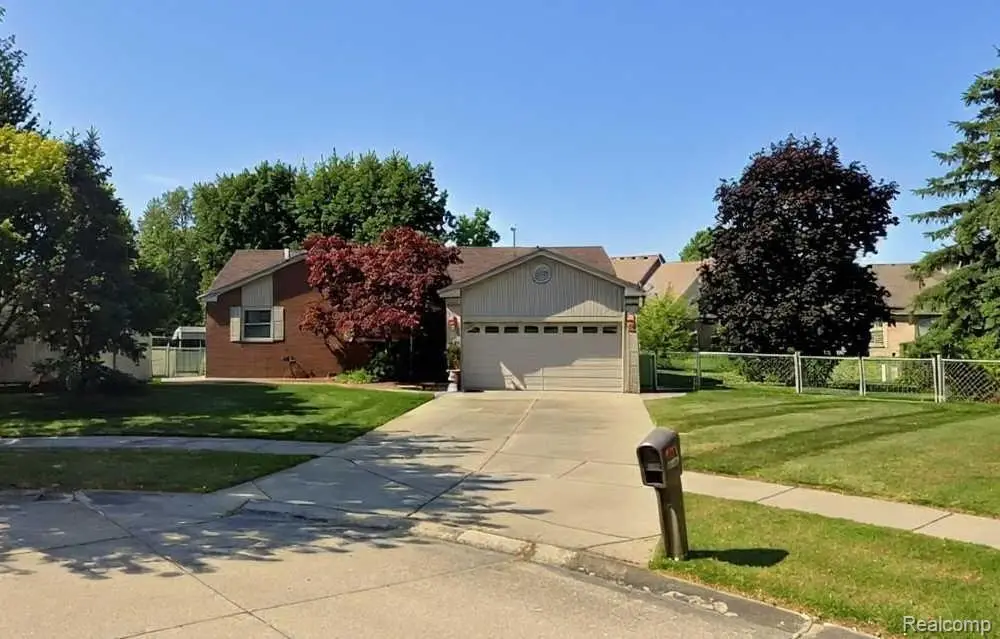 28688 Oldbridge Circle, Chesterfield, MI 48047 - Image #1