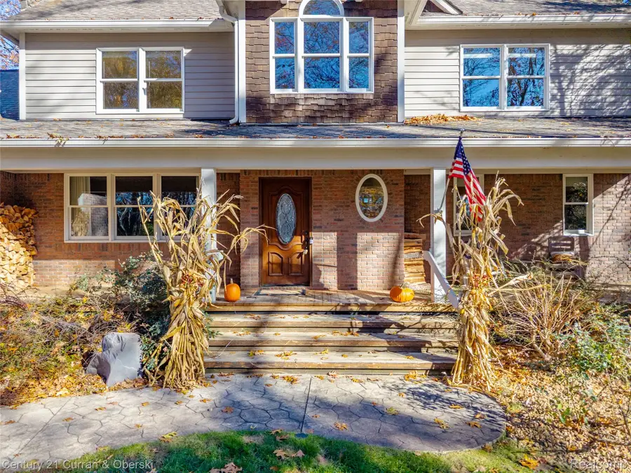 8308 Peninsular Drive, Fenton, MI 48430 - Image #3