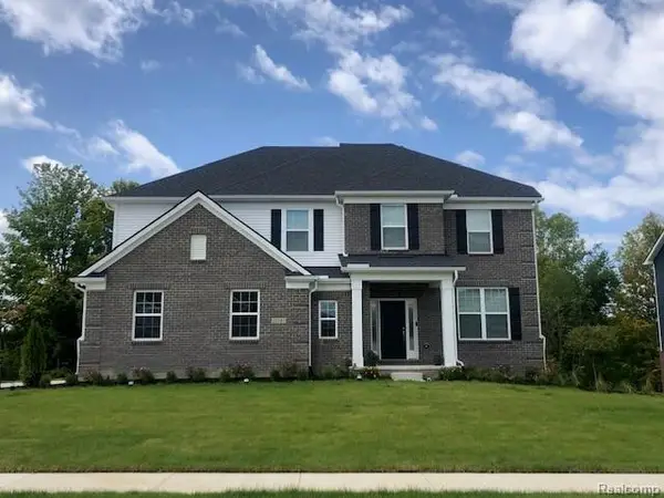58591 Selma Drive, SouthLyon, MI 48178