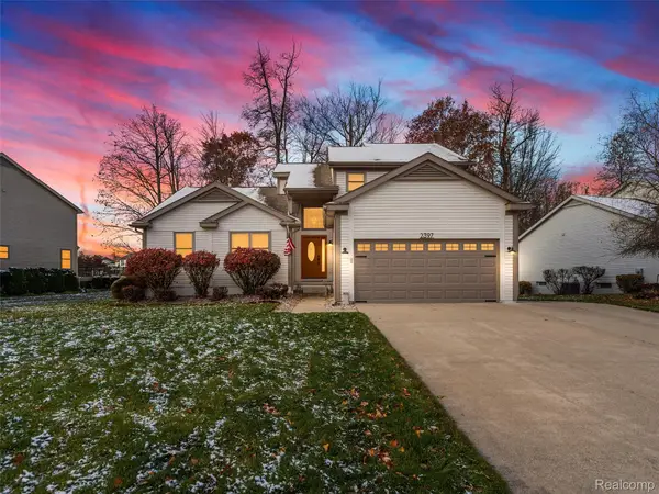 2397 Lorraina Lane, Hartland, MI 48353