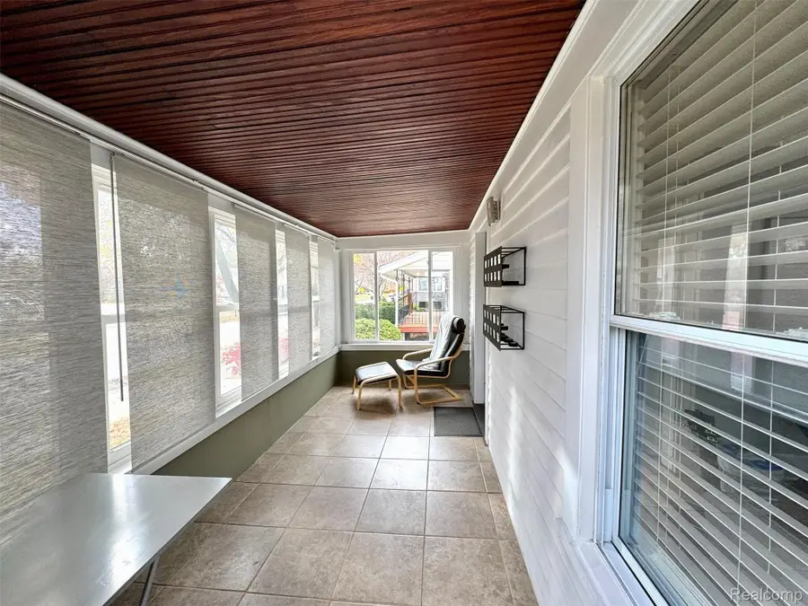 240 Pearson Street N, Ferndale, MI 48220 - Image #2