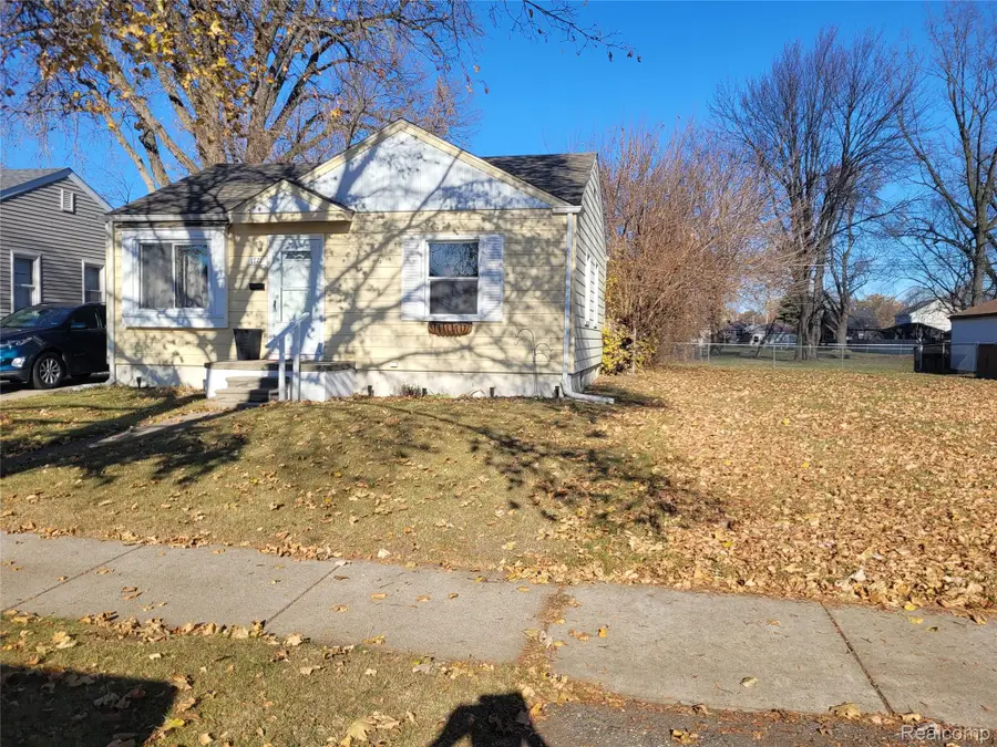 1721 E Milton Avenue E, Hazel Park, MI 48030 - Image #2