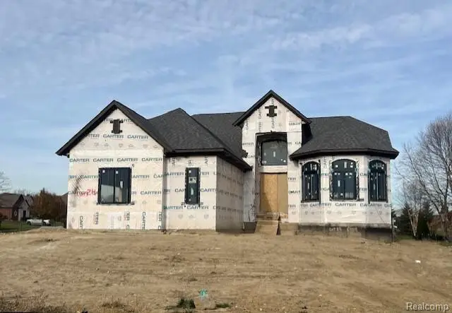 6489 Pond Dr Drive, Washington, MI 48094 - Image #1