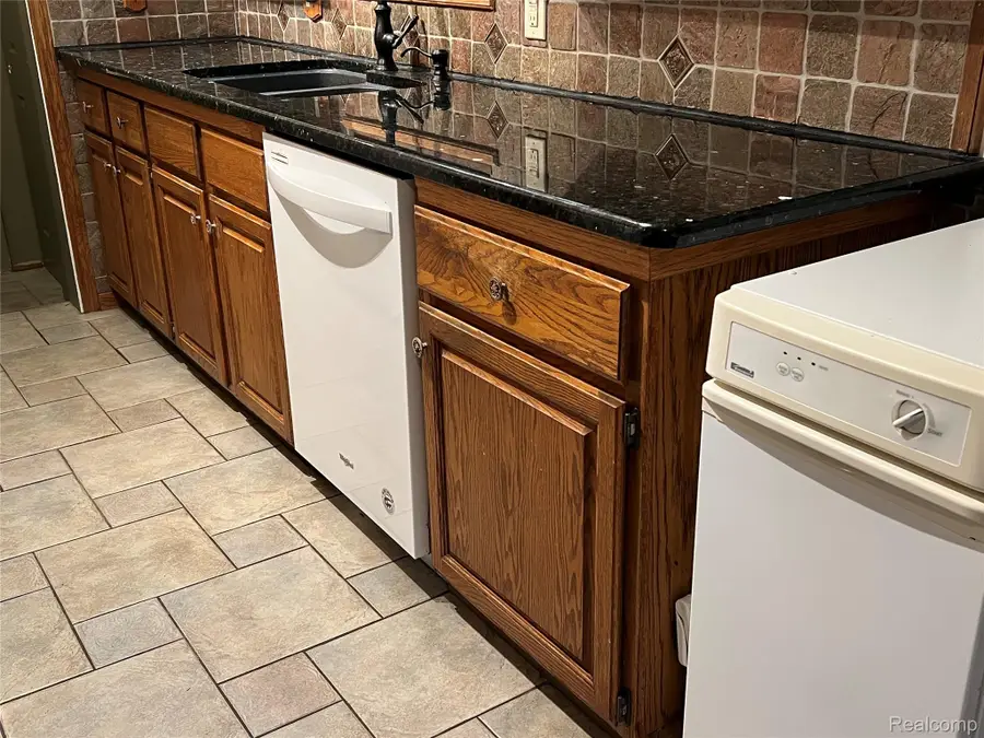 36795 Greenbush Road, Wayne, MI 48184 - Image #3