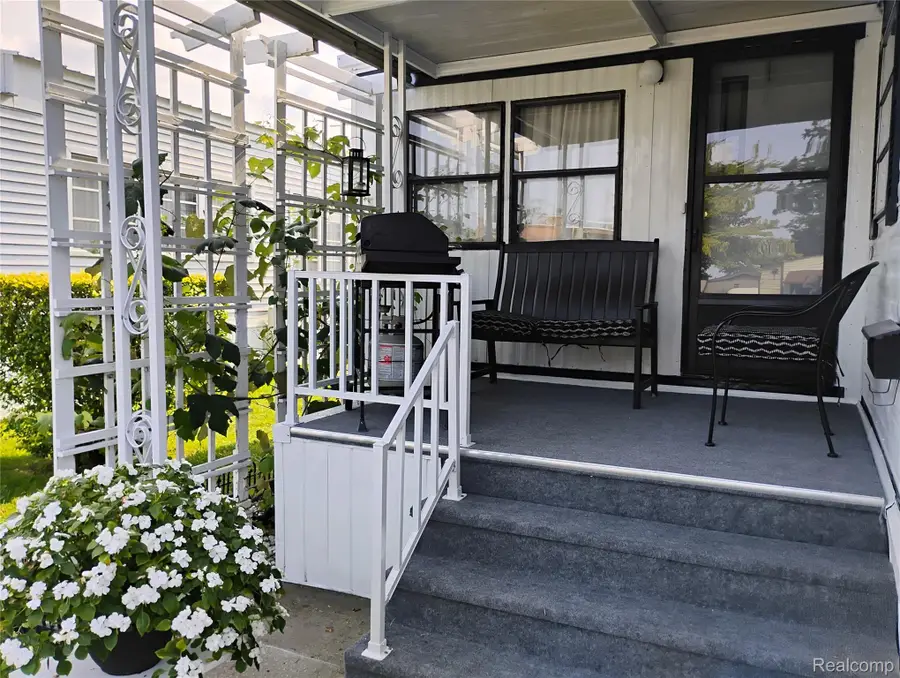 2099 Mary Ann, Troy, MI 48083 - Image #3