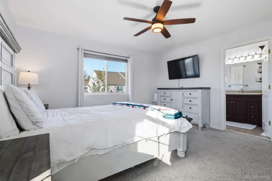 36123 Dominion Circle, Sterling Heights, MI 48310 - Image #3