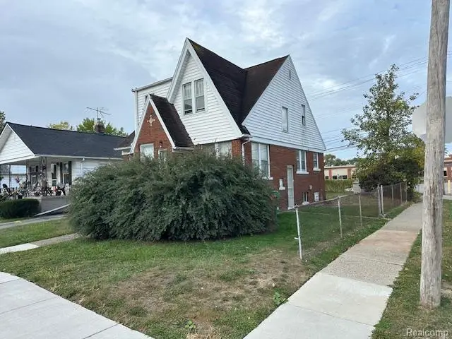 21975 Beechwood Avenue, Eastpointe, MI 48021 - #2