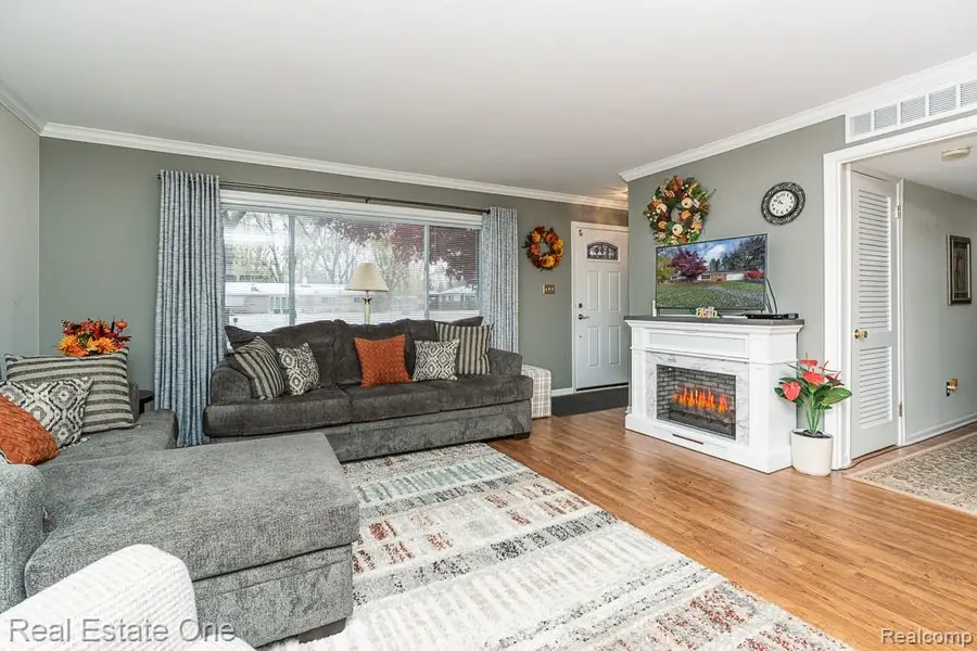 61 Nesbit Lane, Rochester Hills, MI 48309 - Image #3