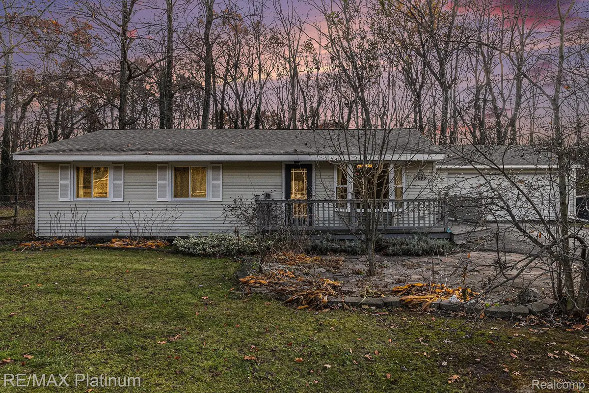 4653 Webberdale Drive S, Holly, MI 48442 - Image #1