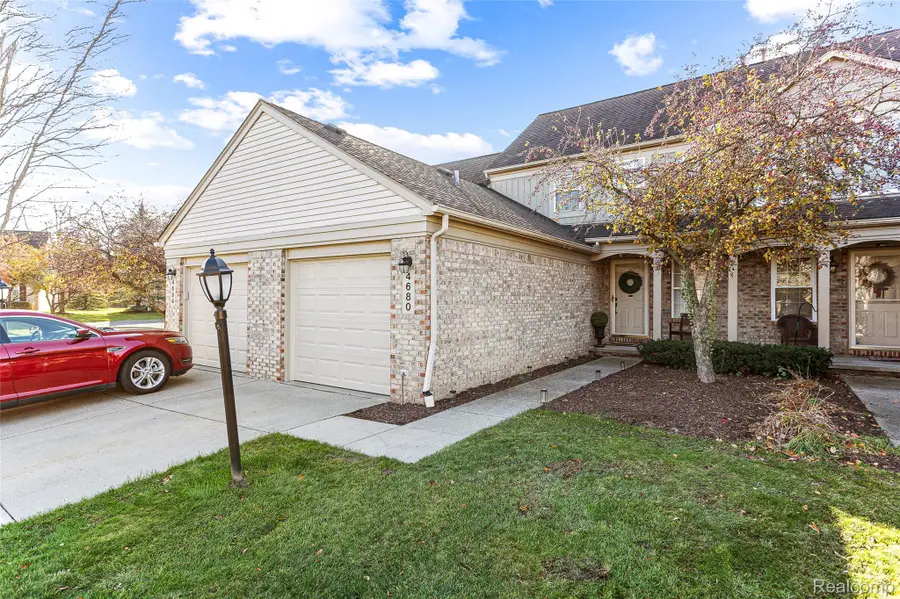 4680 Hunters Circle W, Canton, MI 48188 - Image #3