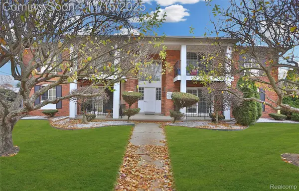 22001 E 11 Mile Road, StClairShores, MI 48081