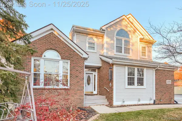 2653 Ravine Side Lane N, Howell, MI 48843