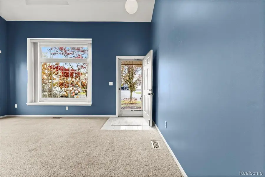28673 Bayberry Court E #11, Livonia, MI 48154 - Image #2