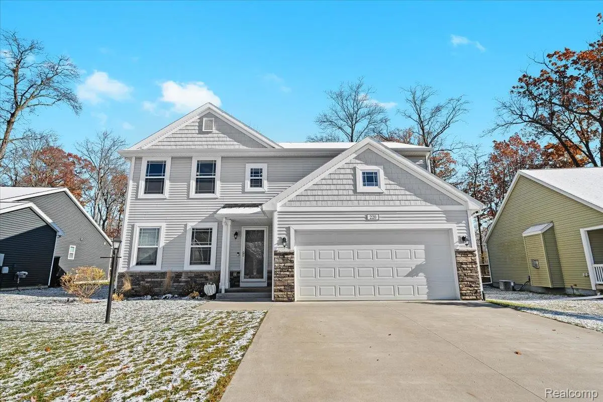 220 Laura Lane, Linden, MI 48451 - Image #1