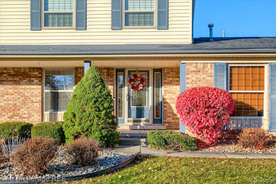 12882 Croftshire Drive, Grand Blanc, MI 48439 - Image #3