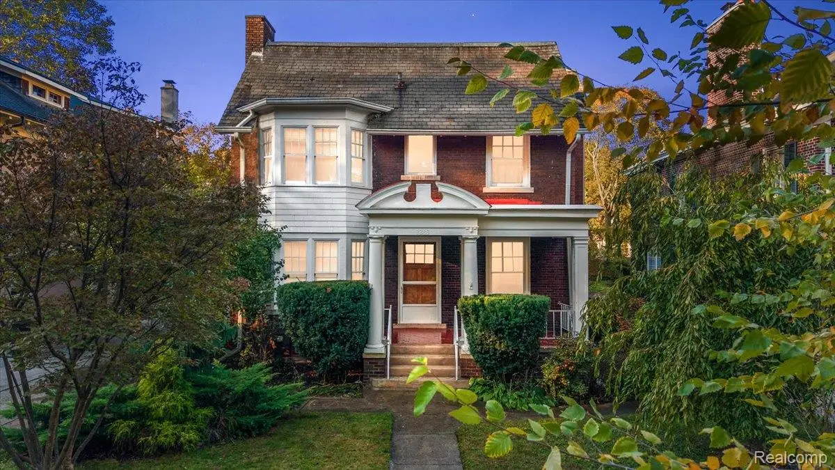 2233 Iroquois Street, Detroit, MI 48214 - Image #1