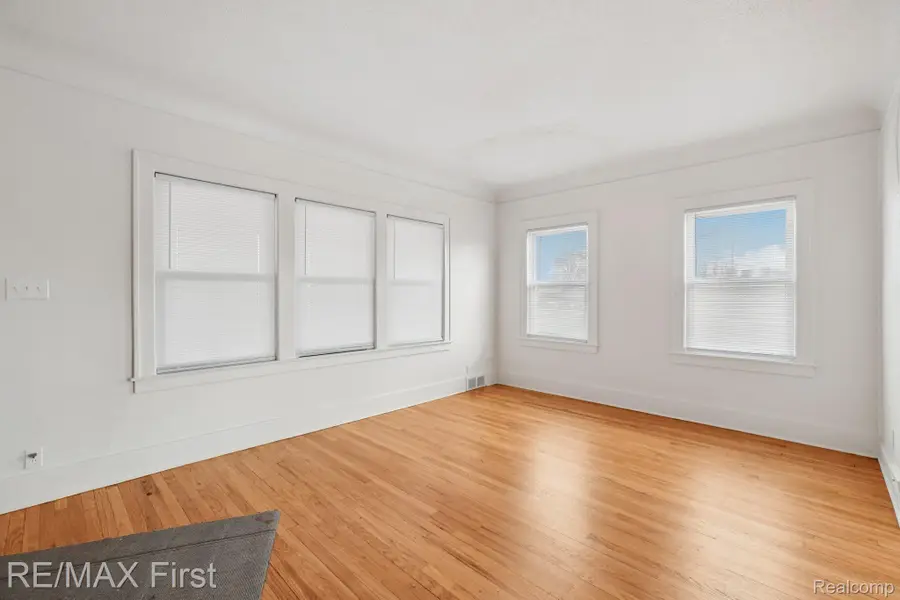 7726 Coolidge, Center Line, MI 48015 - Image #3