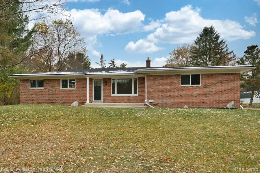 108 Menasha Trail, Orion, MI 48362 - Image #2