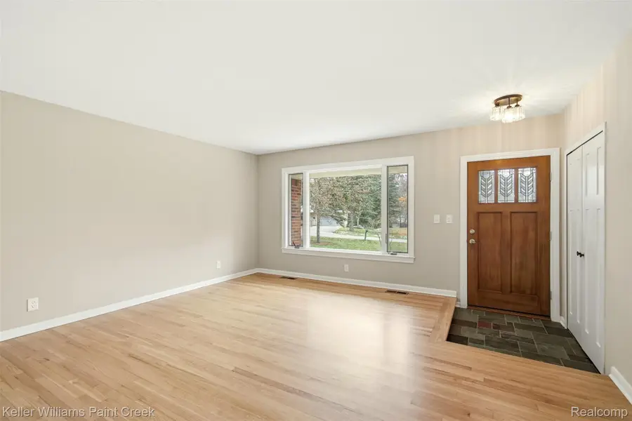 108 Menasha Trail, Orion, MI 48362 - Image #3