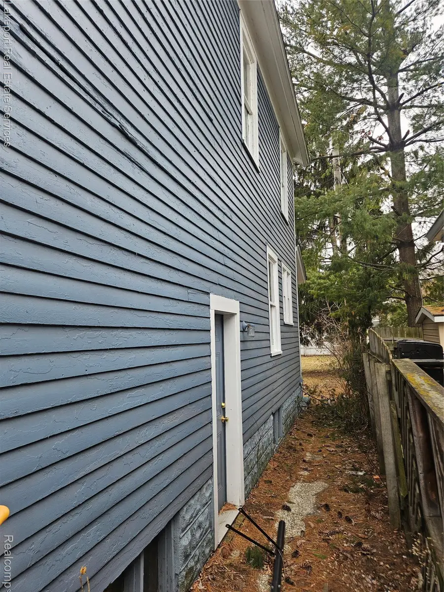 917 Saint Clair Street, Port Huron, MI 48060 - #2