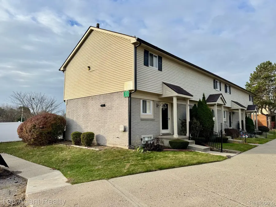 2280 Orchard Crest Street, Shelby Charter Township, MI 48317 - Image #3
