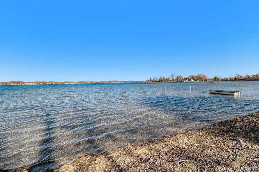 66 E Shore Drive, Whitmore Lake, MI 48189 - Image #3