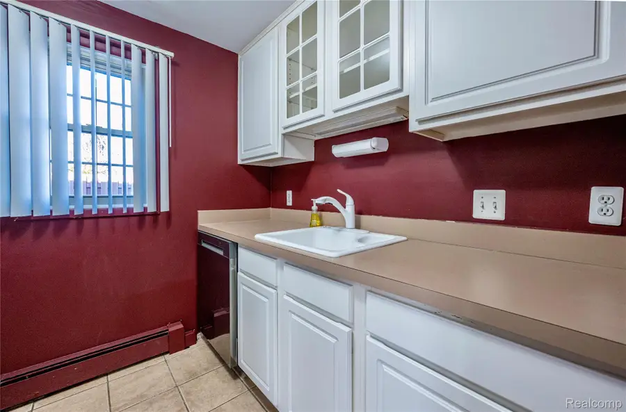 2344 W 14 Mile Road #7, Royal Oak, MI 48073 - Image #3