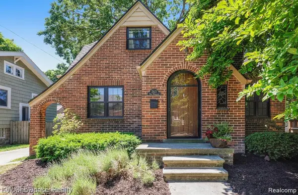 263 W Woodland Street N, Ferndale, MI 48220