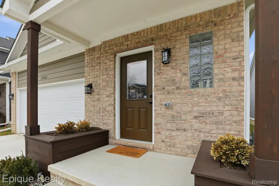 27651 Mary Jane Lane E, Chesterfield, MI 48047 - Image #3