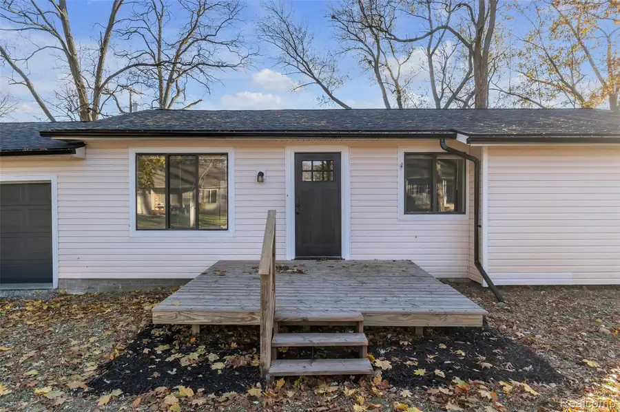 9063 Ashdown Avenue, White Lake, MI 48386 - Image #3