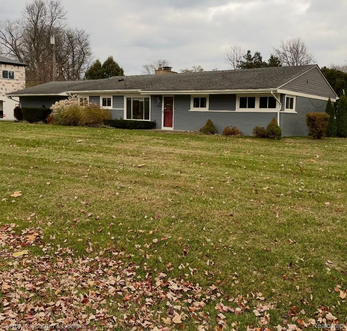 7431 N Briarcliff Knoll Drive, West Bloomfield, MI 48322 - Image #1
