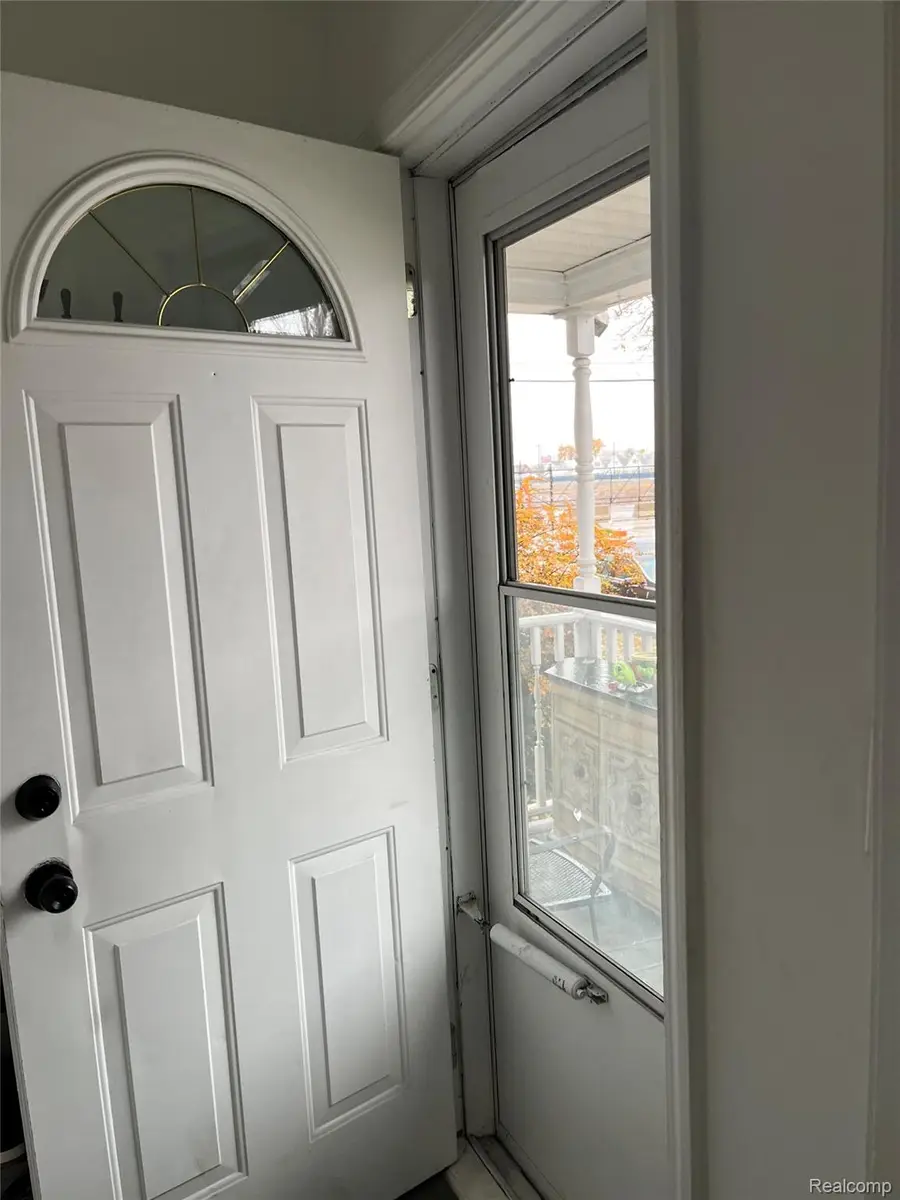 2214 Florian Street, Hamtramck, MI 48212 - Image #2