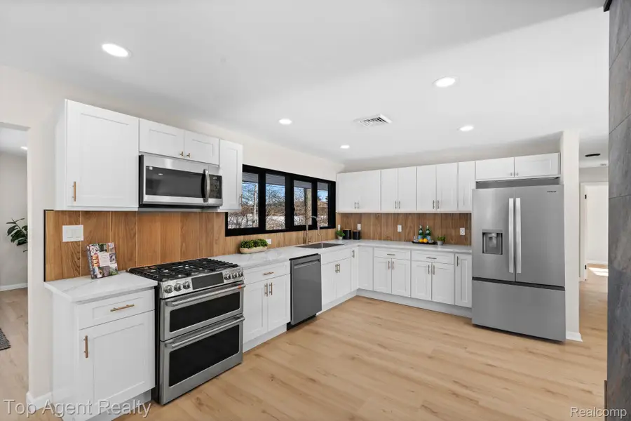 25216 Muerland Road, Southfield, MI 48033 - Image #3