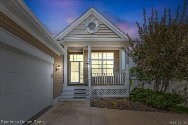 1200 Portsmouth Drive, Howell, MI 48843