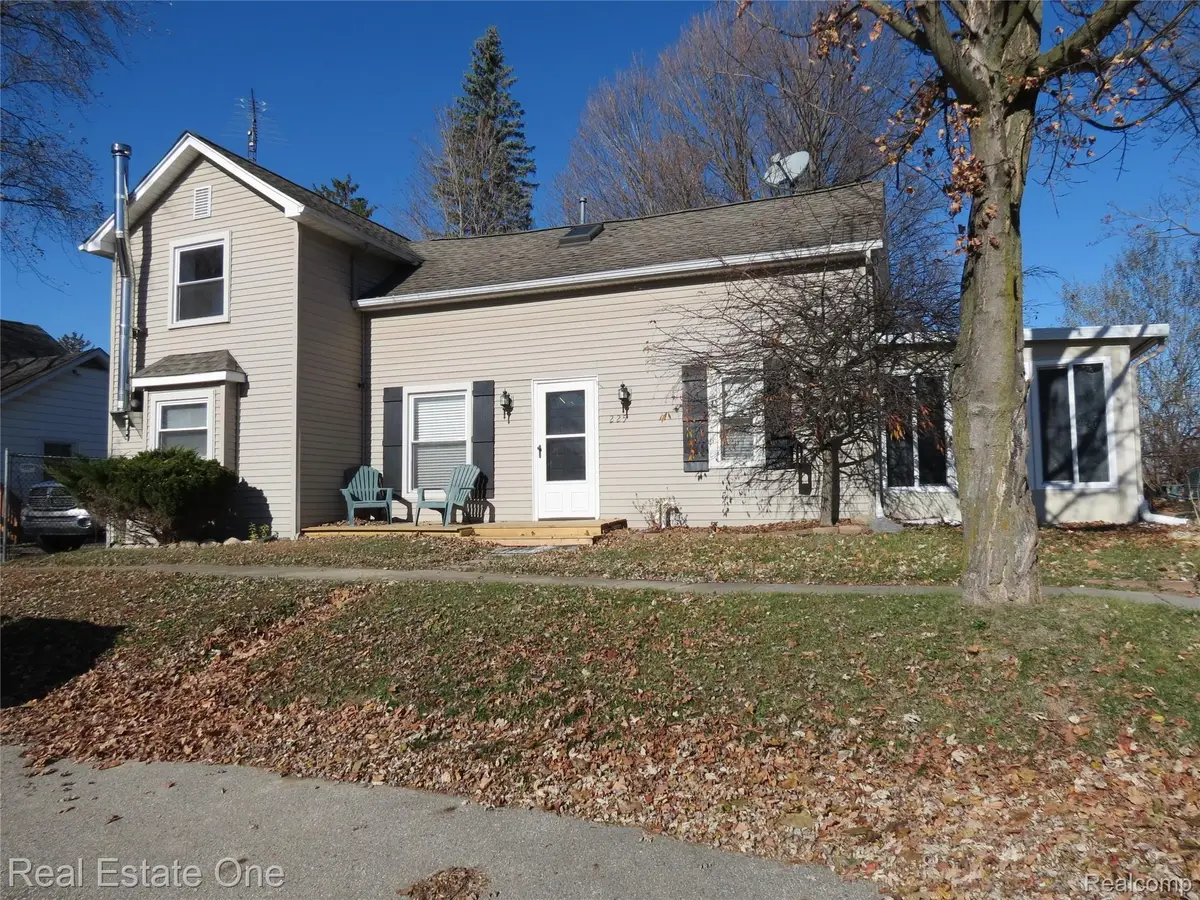 225 South Street, Fowlerville, MI 48836 - Image #1