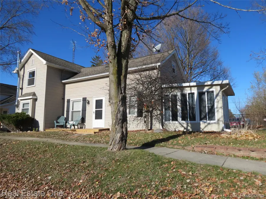 225 South Street, Fowlerville, MI 48836 - Image #2