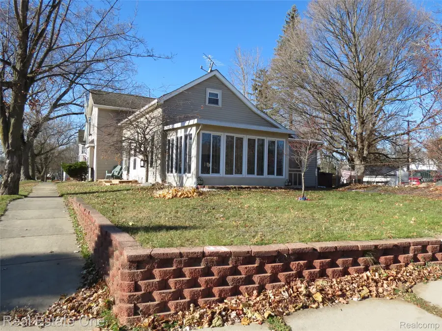 225 South Street, Fowlerville, MI 48836 - Image #3