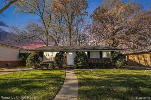 14551 Country Club Drive, Livonia, MI 48154