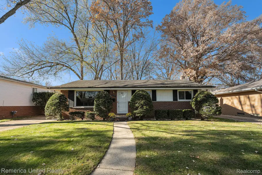 14551 Country Club Drive, Livonia, MI 48154 - Image #3