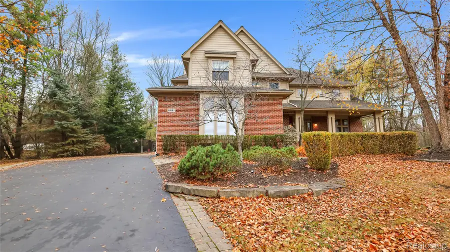 6621 Glenshaw Court, West Bloomfield, MI 48322 - Image #2