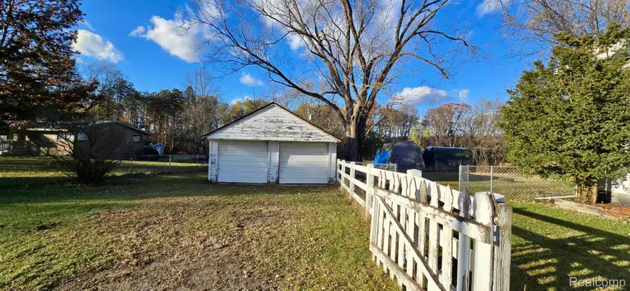 13901 Silver Lake Road, Green Oak, MI 48178 - Image #3