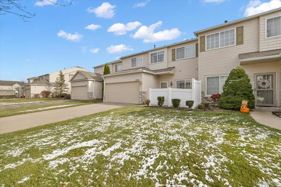 26709 Ashton Drive, Woodhaven, MI 48183 - Image #2