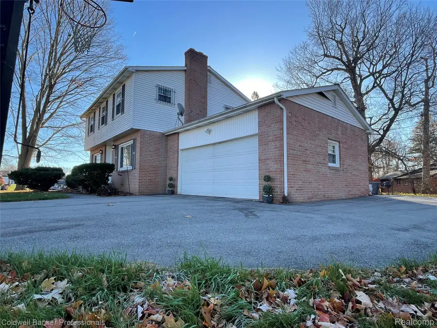 5021 Forest Side Drive, Flint, MI 48532 - Image #3