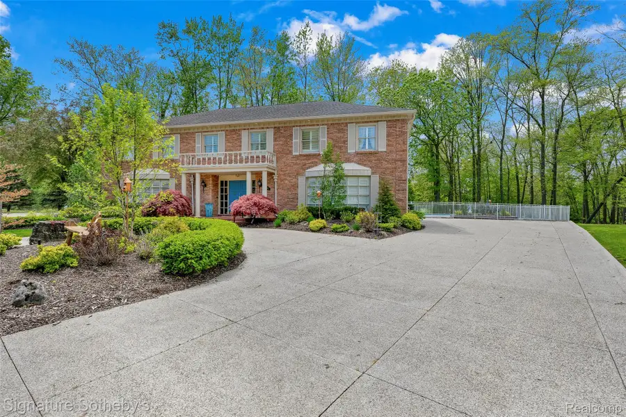 38383 Saddle Lane, Clinton Township, MI 48036 - Image #3